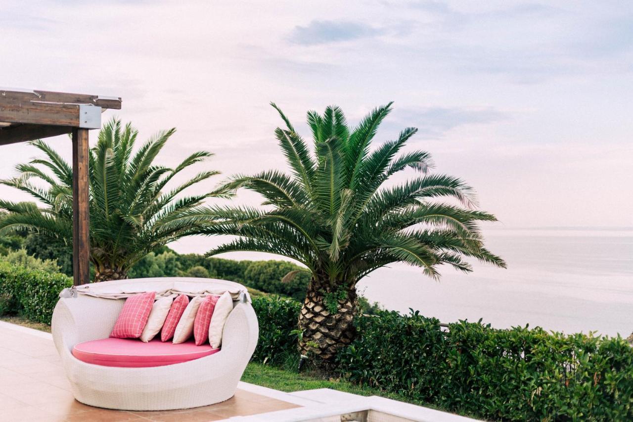 Aries Villas *