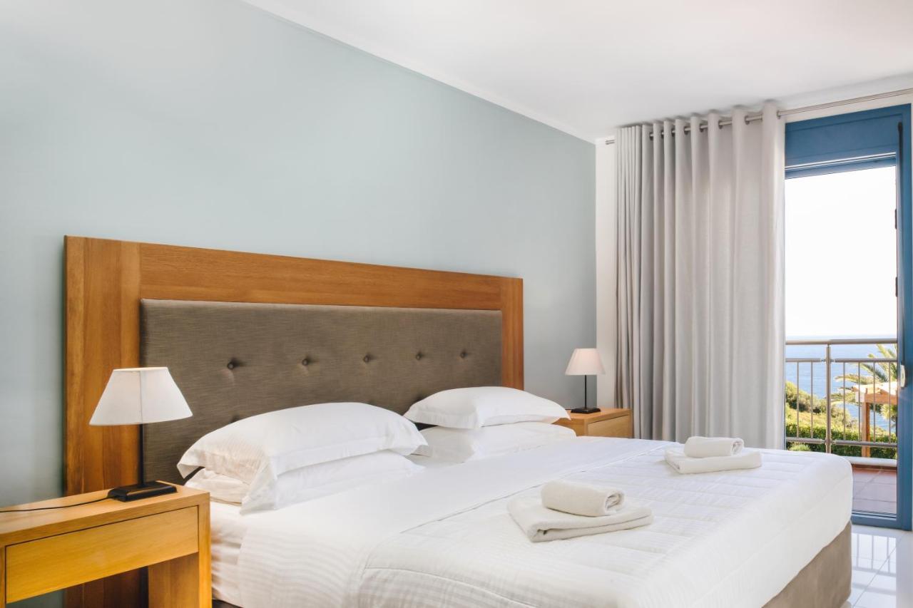 Aries Villas *